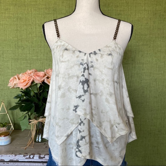 Loose Top with Metal Straps - Picture 3 of 8